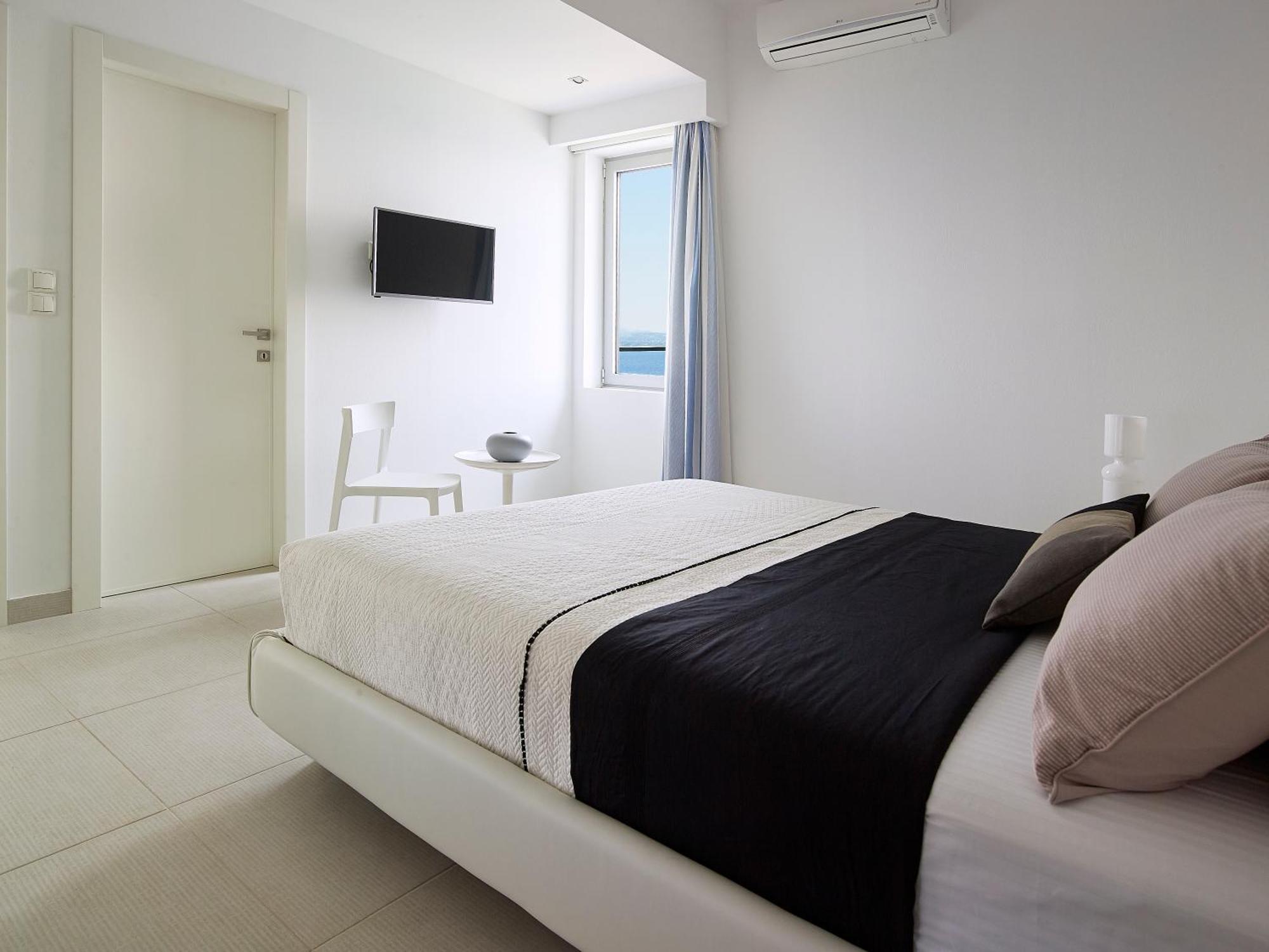 Beachfront Villa In Crete - Epavli Luxury Villa Agia Pelagia  Exterior photo